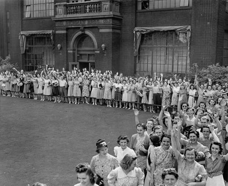 Crowd outside Richman Brothers factory 1941